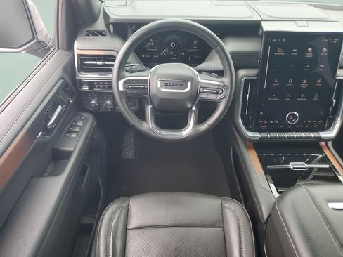 Used 2025 GMC Yukon Denali AWD/4WD image 15