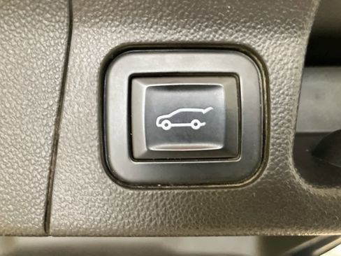 Used 2019 GMC Acadia SLT image 29