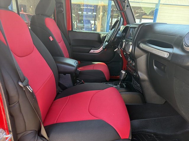 Used 2018 Jeep Wrangler Unlimited Sahara w/ Connectivity Group AWD/4WD image 23