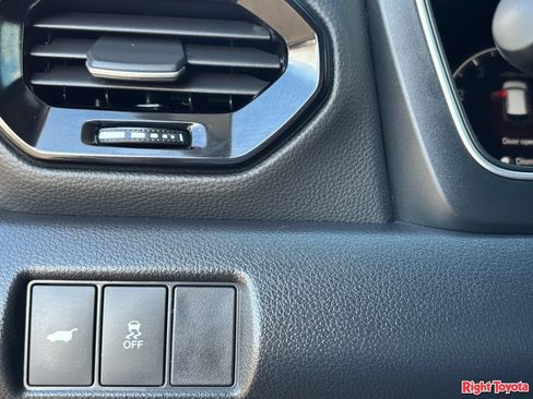 Used 2024 Honda Pilot Touring image 32