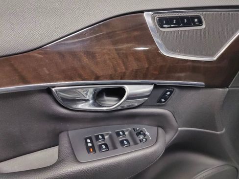 Used 2016 Volvo XC90 T6 Momentum w/ Momentum Plus Package image 15