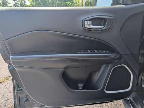 Used 2018 Jeep Compass Latitude w/ Popular Equipment Group AWD/4WD image 21