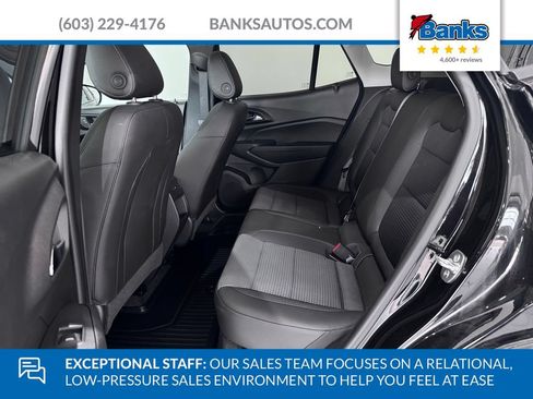 Certified 2025 Chevrolet Trax LT w/ Driver Confidence Package FWD image 10