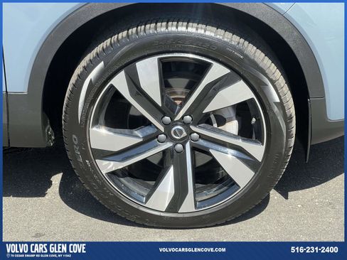 Used 2023 Volvo XC40 B5 Plus w/ Climate Package AWD/4WD image 7
