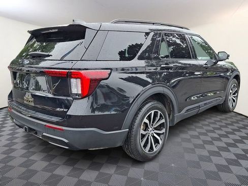 Certified 2025 Ford Explorer ST-Line AWD/4WD image 6