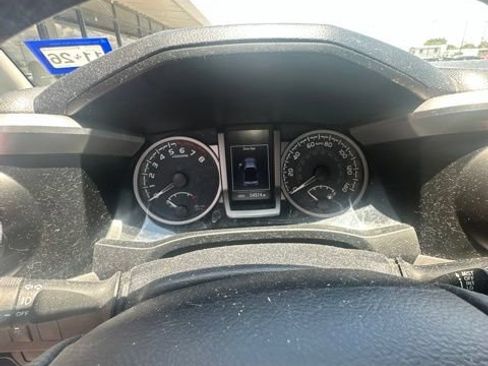 Used 2021 Toyota Tacoma SR5 w/ SR5 Appearance Package (SM) RWD image 5