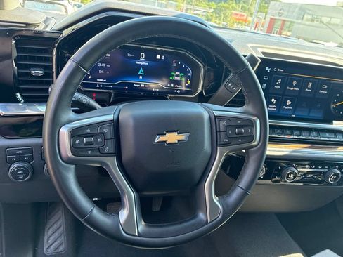 Used 2023 Chevrolet Silverado 1500 LT AWD/4WD image 15