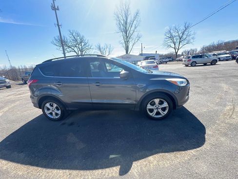Used 2016 Ford Escape SE w/ Equipment Group 201A image 5