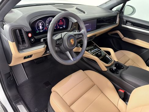Used 2026 Porsche Cayenne AWD/4WD image 4
