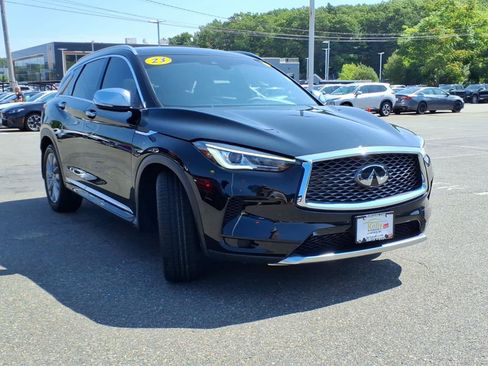 Used 2023 INFINITI QX50 Luxe w/ Accent Package AWD/4WD image 3
