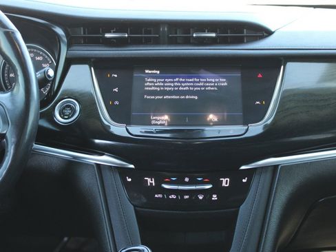 Used 2022 Cadillac XT6 Premium Luxury w/ Technology Package image 22