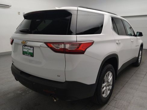 Used 2021 Chevrolet Traverse LT FWD image 9