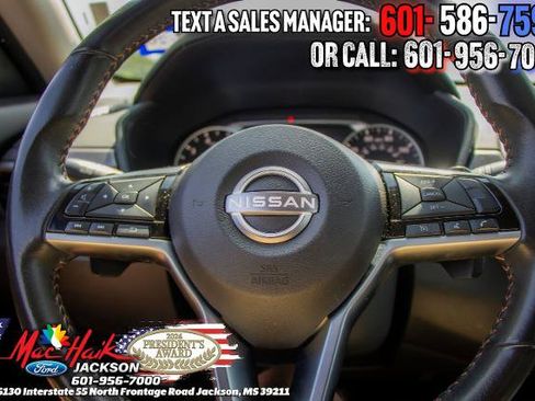 Used 2025 Nissan Altima 2.5 SR FWD image 13