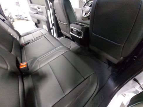 Used 2025 GMC Sierra 2500 Denali w/ Denali Reserve Package AWD/4WD image 11
