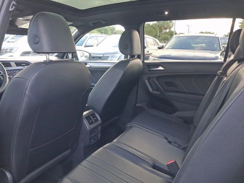 Used 2022 Volkswagen Tiguan SE R-Line FWD image 7