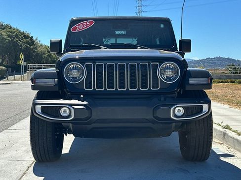 Used 2025 Jeep Wrangler Unlimited Sahara w/ Safety Group AWD/4WD image 9