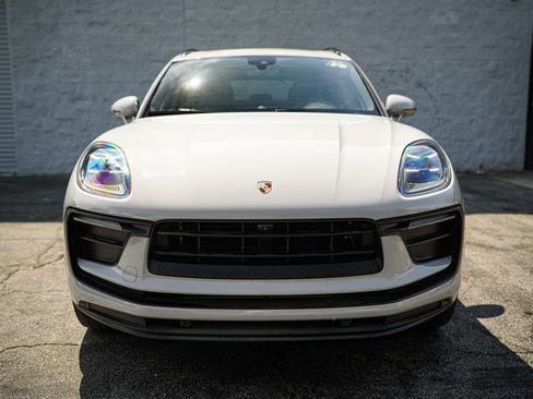 Used 2022 Porsche Macan w/ Premium Package Plus image 5
