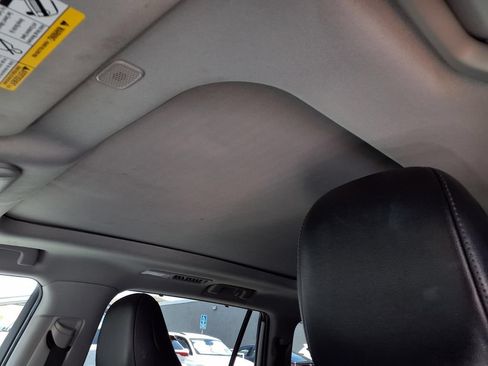Used 2023 Toyota Highlander Platinum FWD image 18