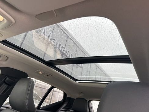 Certified 2025 Volvo XC40 B5 Core AWD/4WD image 26