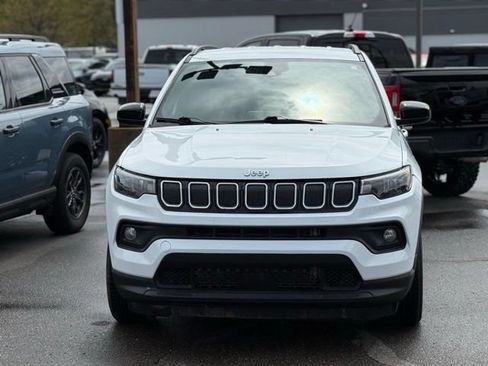 Used 2025 Jeep Compass Latitude AWD/4WD image 36