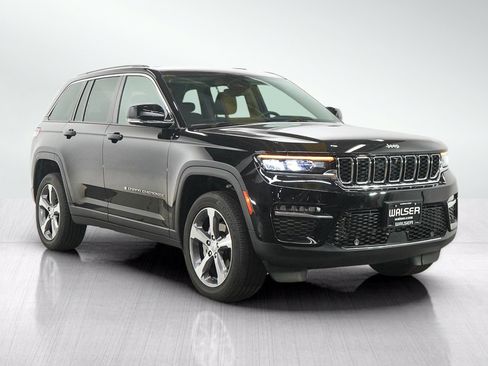 Used 2024 Jeep Grand Cherokee Limited w/ Luxury Tech Group II AWD/4WD image 7