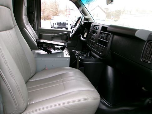 Used 2019 Chevrolet Express 3500 Extended w/ Driver Convenience Package image 16