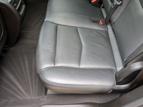 Used 2019 Cadillac XT5 Premium Luxury w/ Driver Assist Package FWD image 18
