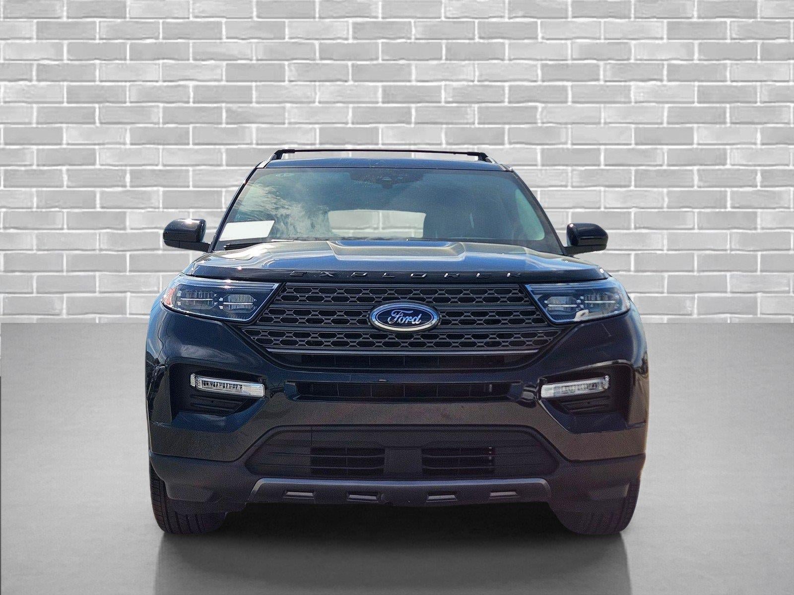 Used 2024 Ford Explorer XLT w/ Equipment Group 202A AWD/4WD image 2