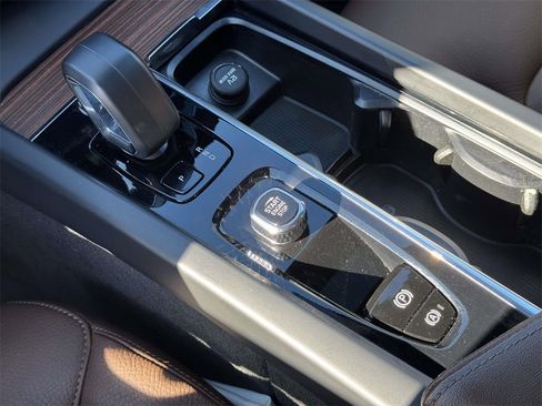 Used 2023 Volvo XC60 B5 Plus w/ Climate Package image 29