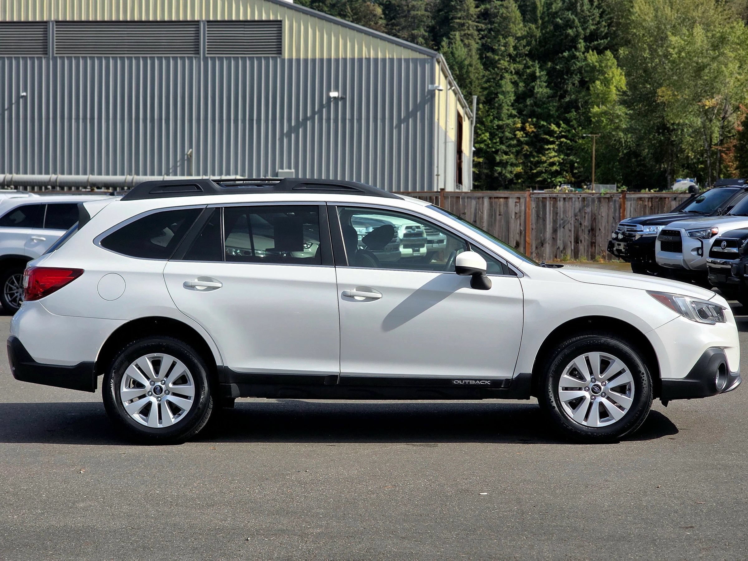 Used 2018 Subaru Outback 2.5i Premium AWD/4WD image 15