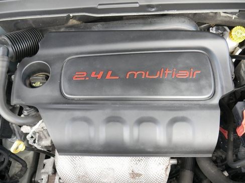 Used 2018 Jeep Renegade Trailhawk w/ Cold Weather Group II image 9