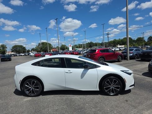 Certified 2024 Toyota Prius XLE image 3