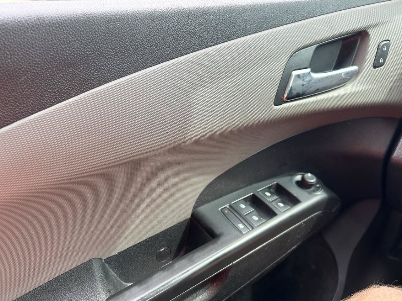 Used 2017 Chevrolet Sonic LT w/ Convenience Package FWD image 27