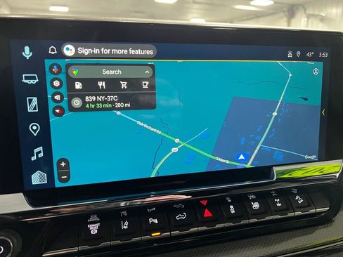 Used 2025 Chevrolet Silverado 2500 ZR2 w/ Technology Package image 8