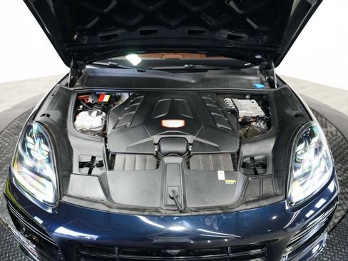 Used 2022 Porsche Cayenne Turbo AWD/4WD image 41