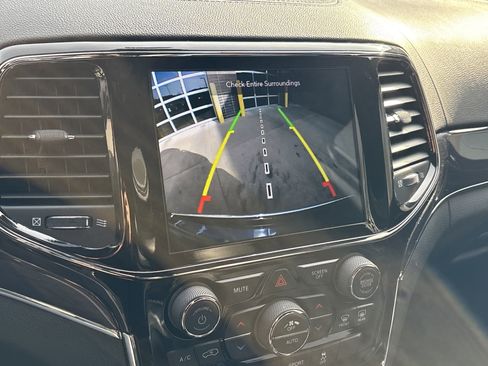 Used 2021 Jeep Grand Cherokee Overland image 25