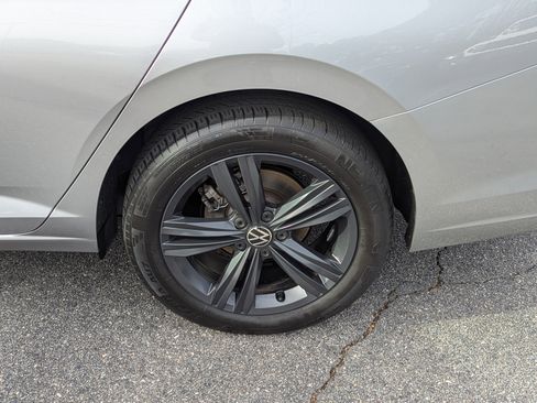 Used 2023 Volkswagen Jetta SE w/ Panoramic Sunroof Package image 28