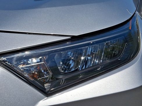 Used 2019 Toyota RAV4 LE w/ All Weather Liner Package AWD/4WD image 10