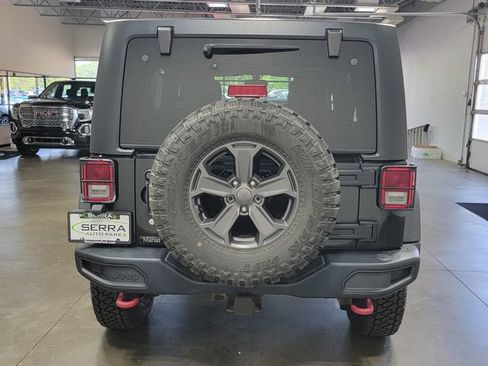 Used 2017 Jeep Wrangler Unlimited Rubicon AWD/4WD image 6