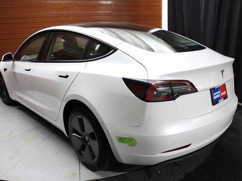 Used 2023 Tesla Model 3 Standard Range image 17