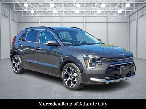 Used 2023 Kia Niro EX Touring FWD image 1