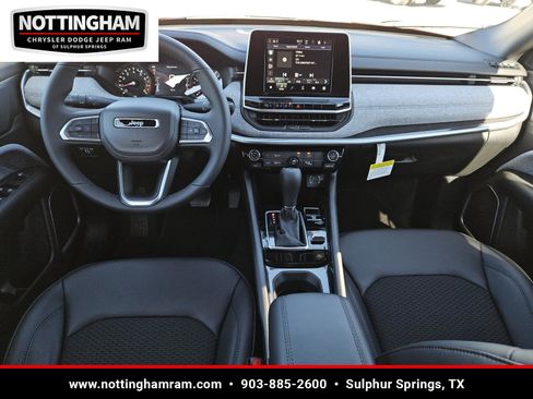 New 2025 Jeep Compass Latitude AWD/4WD image 10