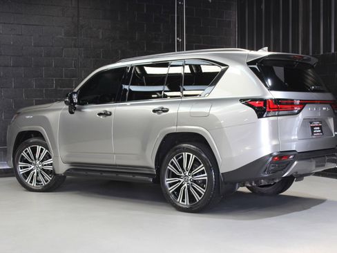 Used 2023 Lexus LX 600 4WD w/ Appearance Package image 7