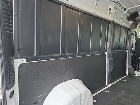 Used 2024 RAM ProMaster 2500 w/ Convenience Group FWD image 13