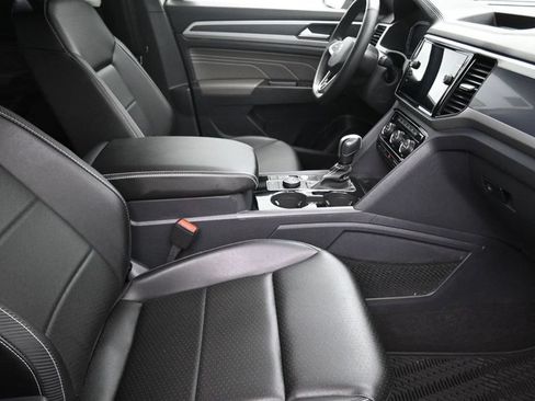 Used 2023 Volkswagen Atlas Cross Sport SEL R-Line AWD/4WD image 11