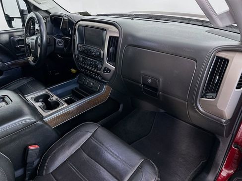 Used 2018 GMC Sierra 2500 Denali w/ Duramax Plus Package AWD/4WD image 31