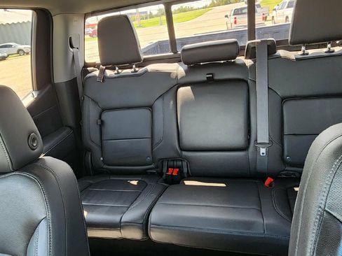 Used 2020 Chevrolet Silverado 1500 LTZ AWD/4WD image 18