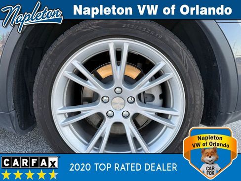 Used 2022 Tesla Model Y Long Range image 18