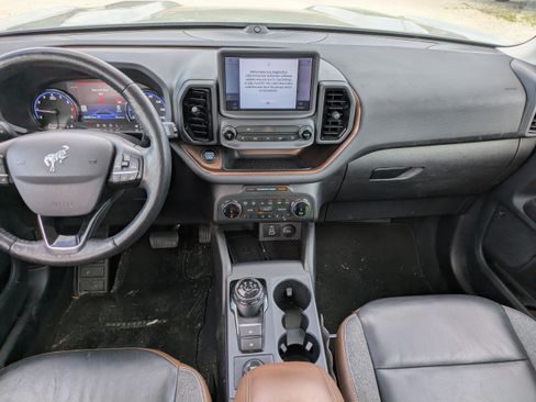 Used 2023 Ford Bronco Sport Outer Banks w/ Tech Package AWD/4WD image 13