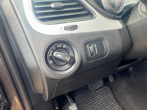 Used 2015 Dodge Journey R/T w/ Flexible Seating Group image 25